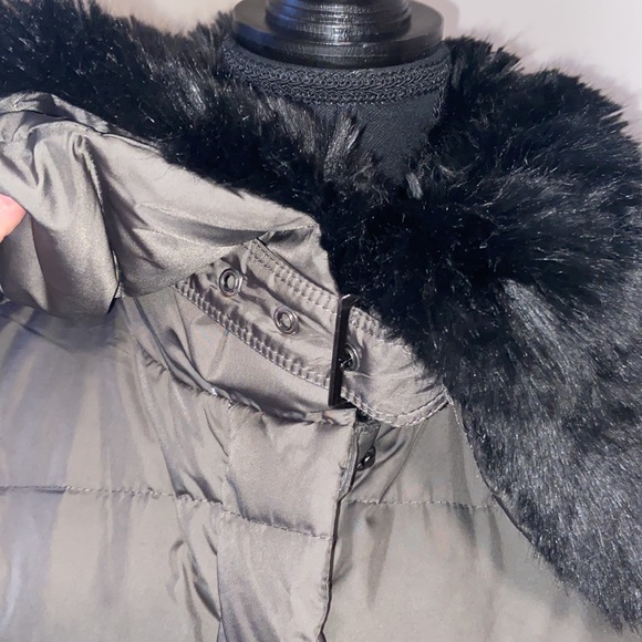 London fog heritage XS winter/fall jacket green/gray with faux fur and belt. - Picture 6 of 8